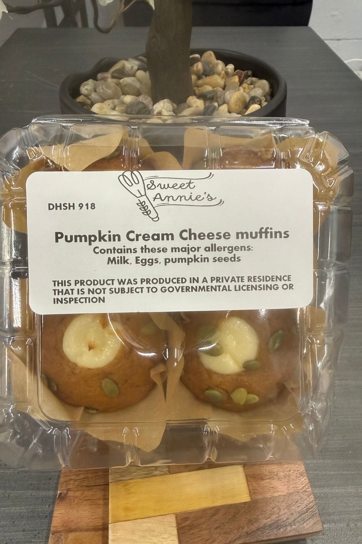 Pumpkin cream cheese muffin 4 pack